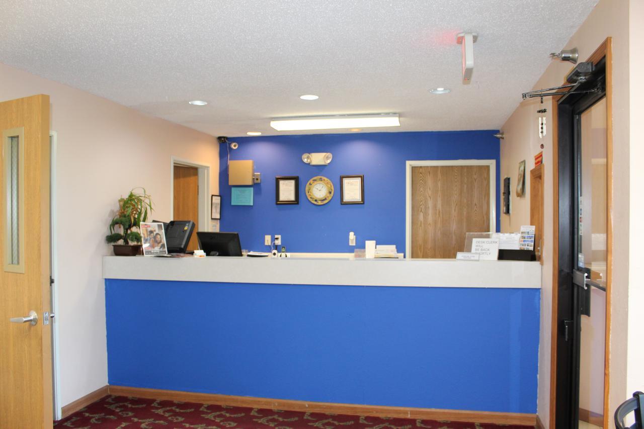 Super 8 By Wyndham Chenoa Hotel Buitenkant foto