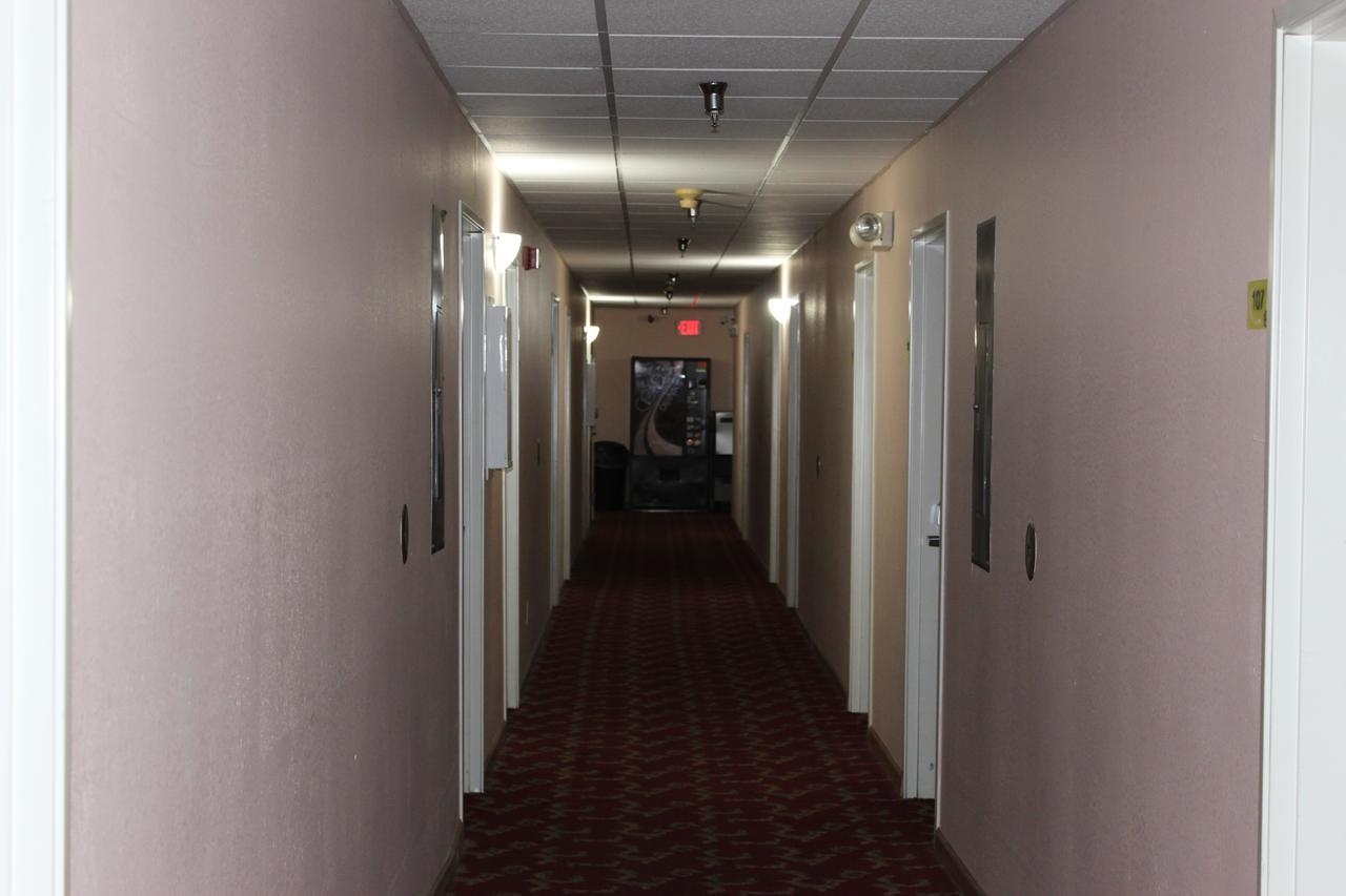 Super 8 By Wyndham Chenoa Hotel Buitenkant foto
